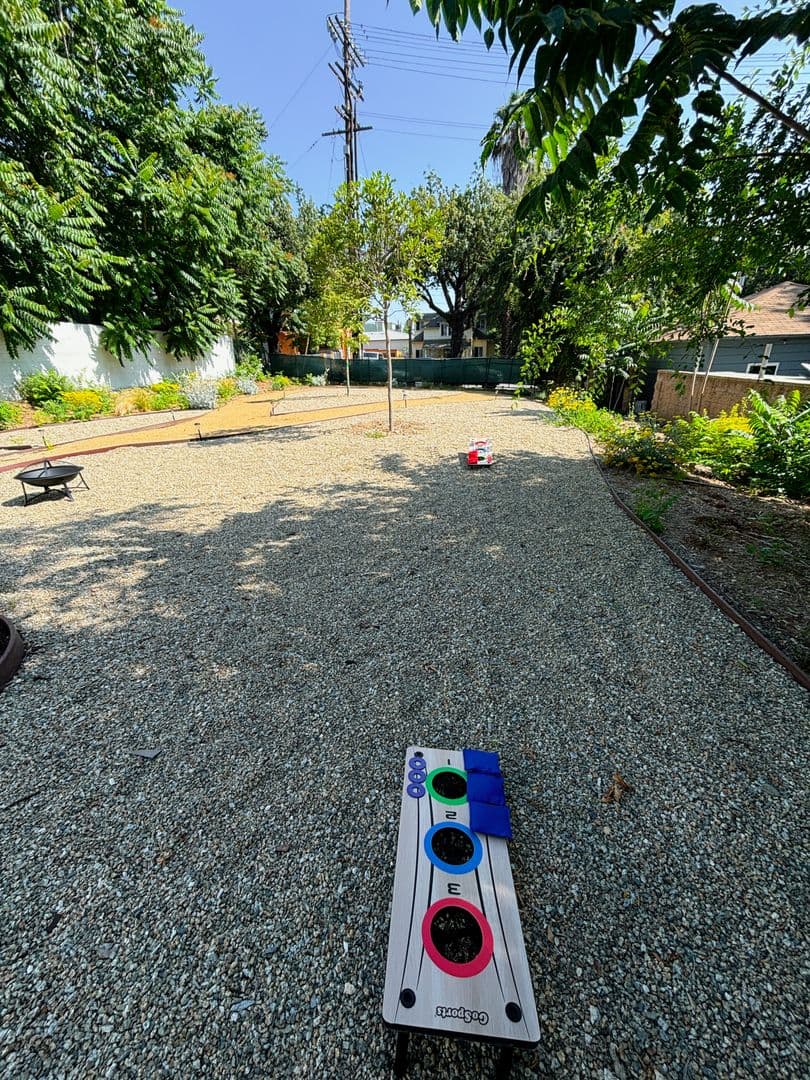 Pasadena Apartment: 1577 N Fair Oaks Avenue