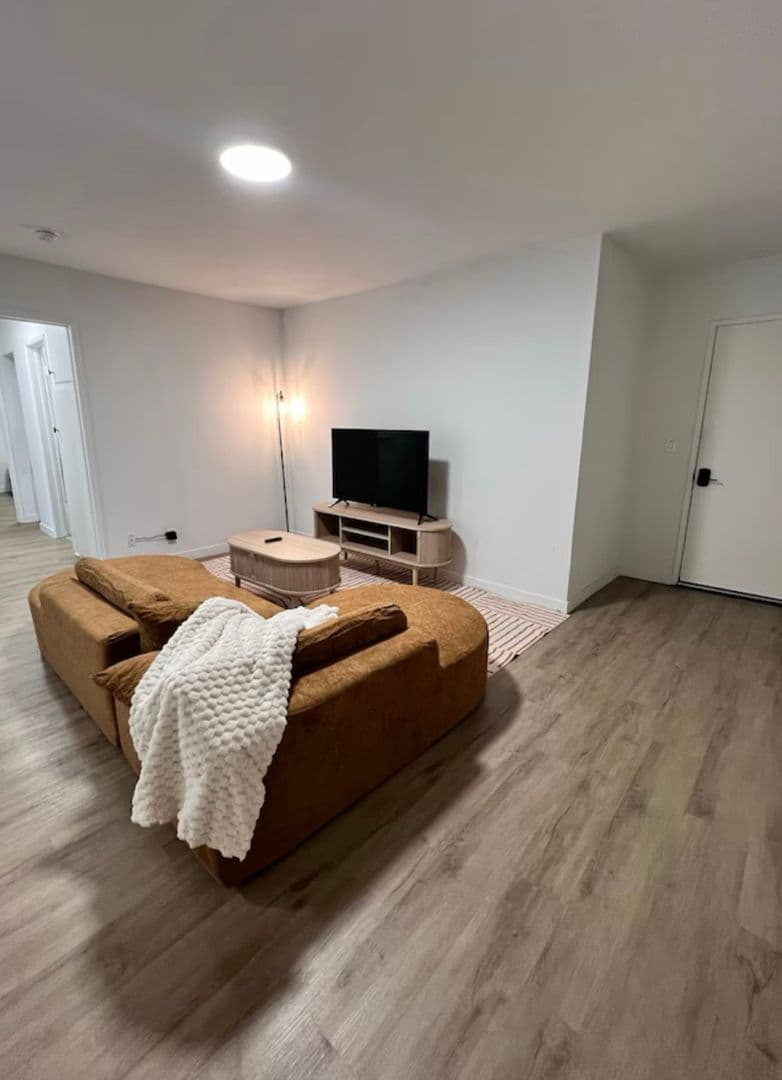 Pasadena Apartment: 435 N. Euclid Ave.
