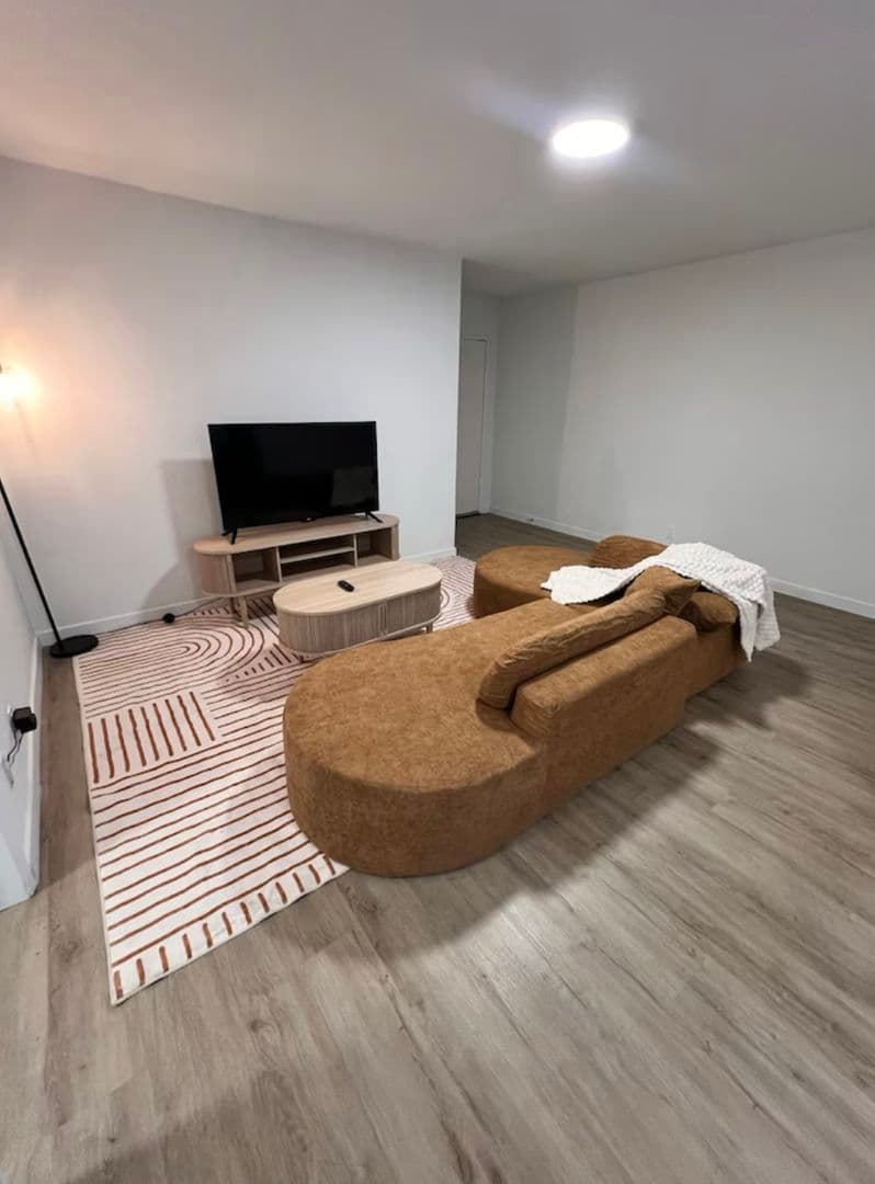 Pasadena Apartment: 435 N. Euclid Ave.