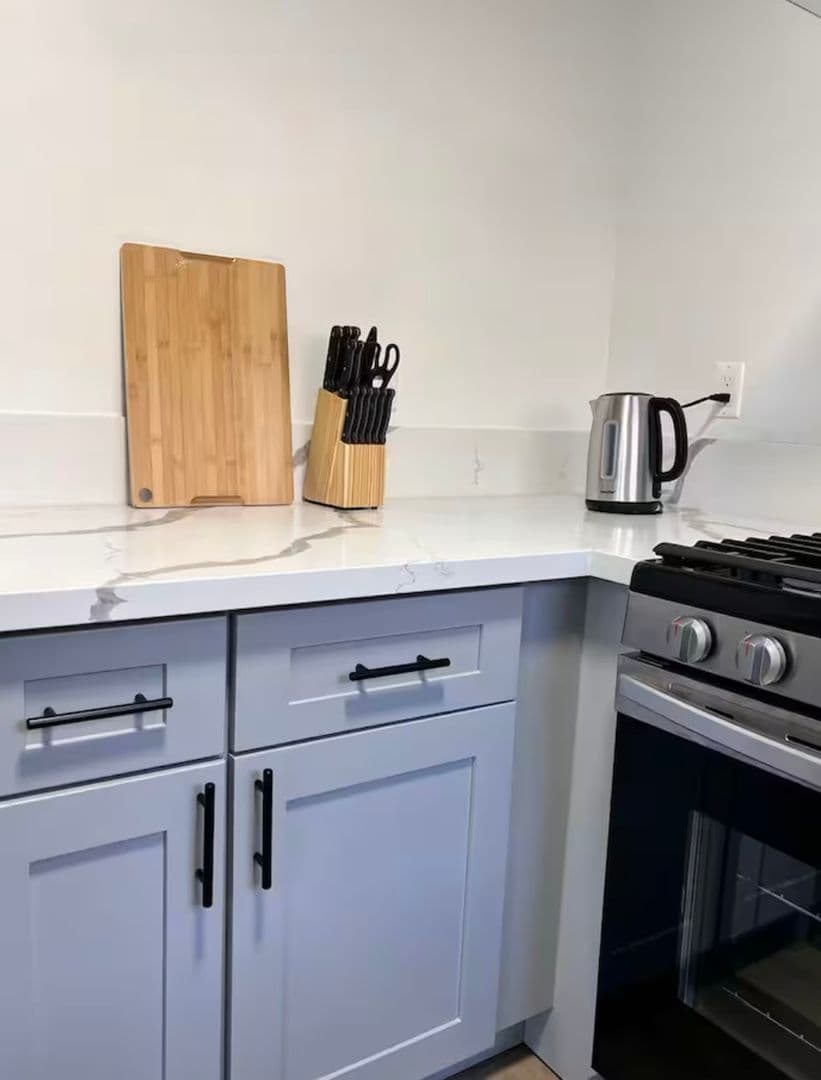 Pasadena Apartment: 435 N. Euclid Ave.