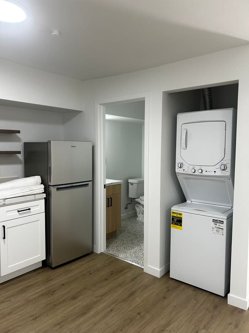 Pasadena Apartment: 435 N. Euclid Ave.