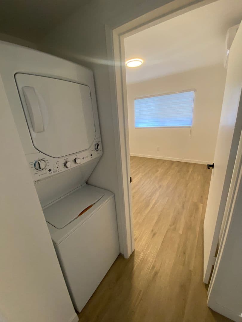 Arcadia Apartment: 521-523 E. Live Oak Avenue