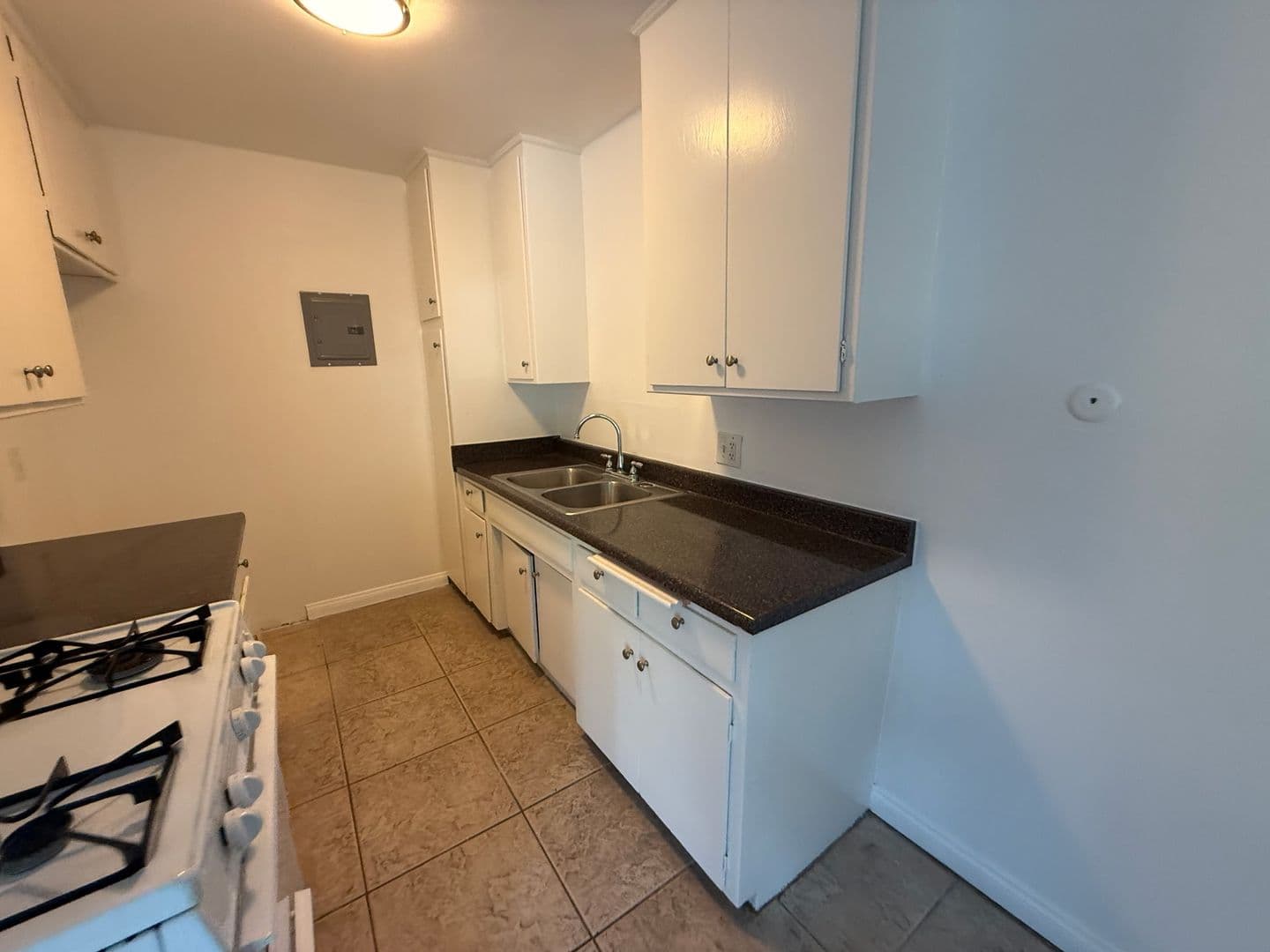 Glendale Apartment: 1134-1138 E. Elk Ave.