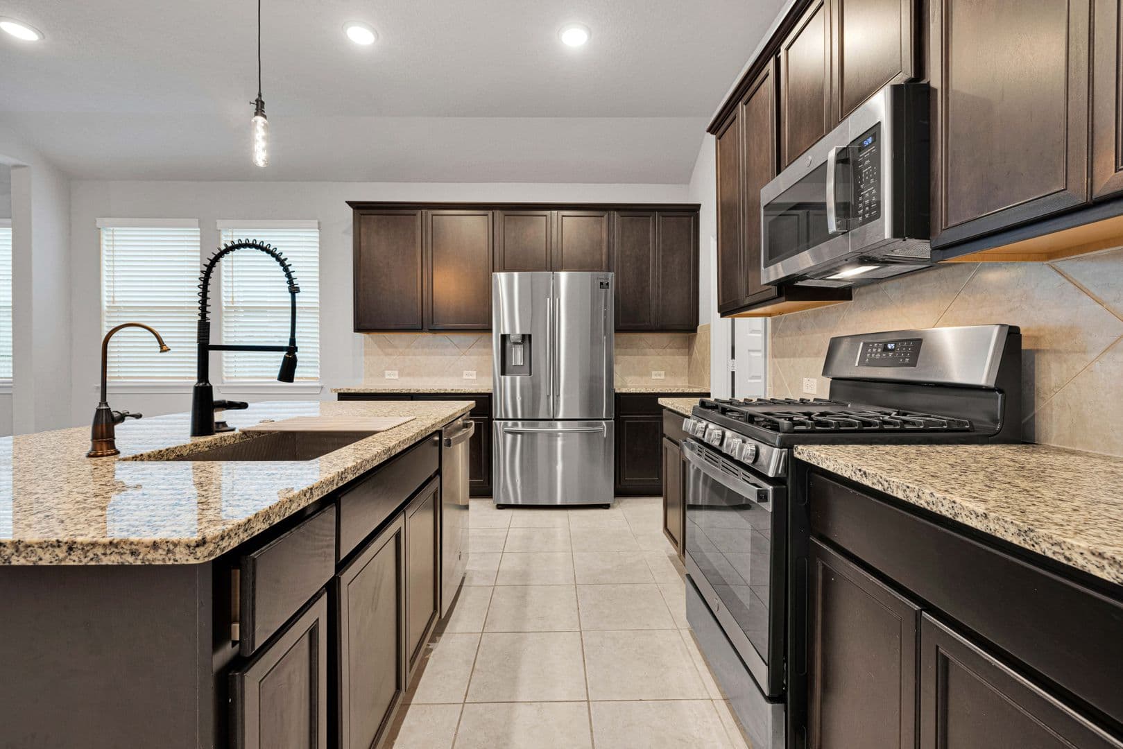 San Antonio House: 13710 Bradford Park