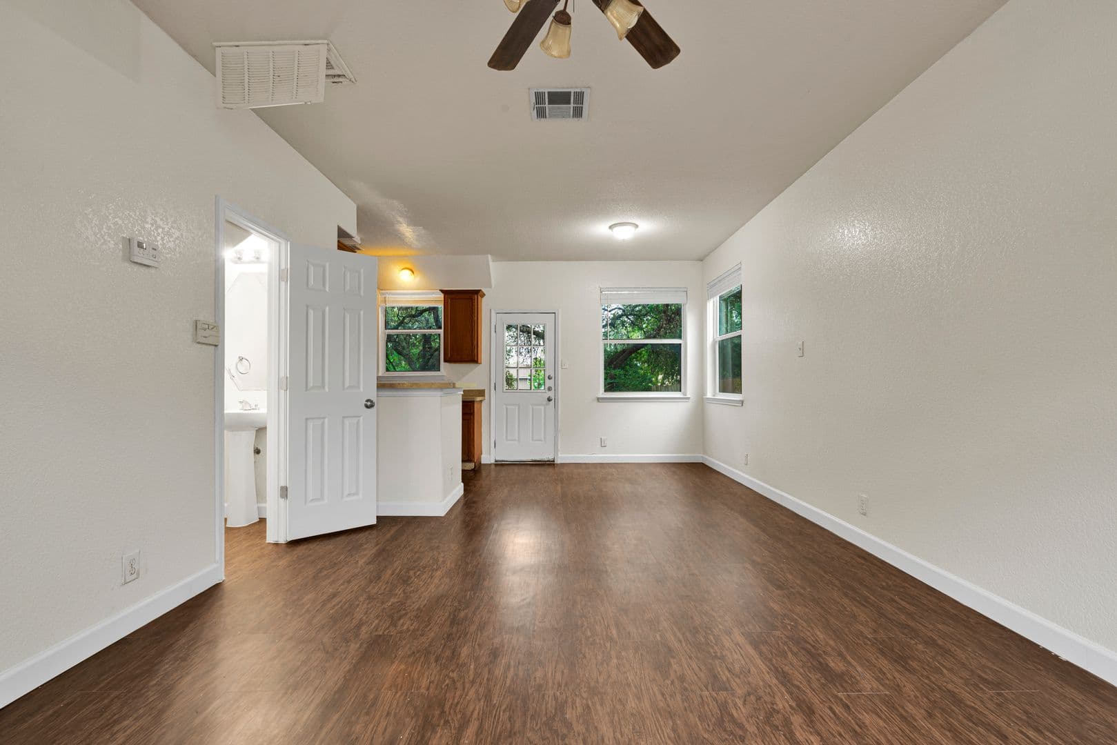San Antonio House: 8004 Santa Catalina
