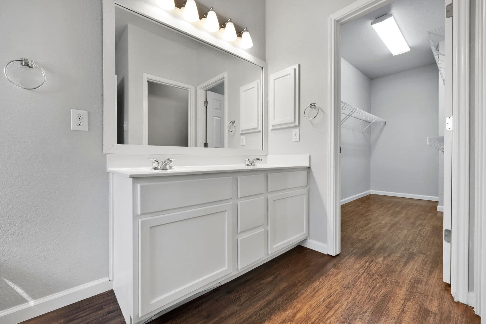 San Antonio House: 439 Dandelion Bend