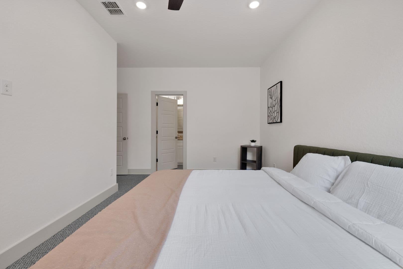 San Antonio Apartment: 5142 Kelwood