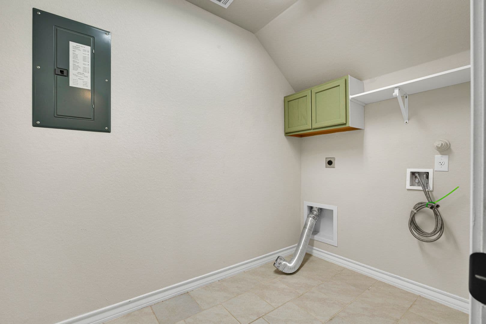 San Antonio House: 142 American Robin Way