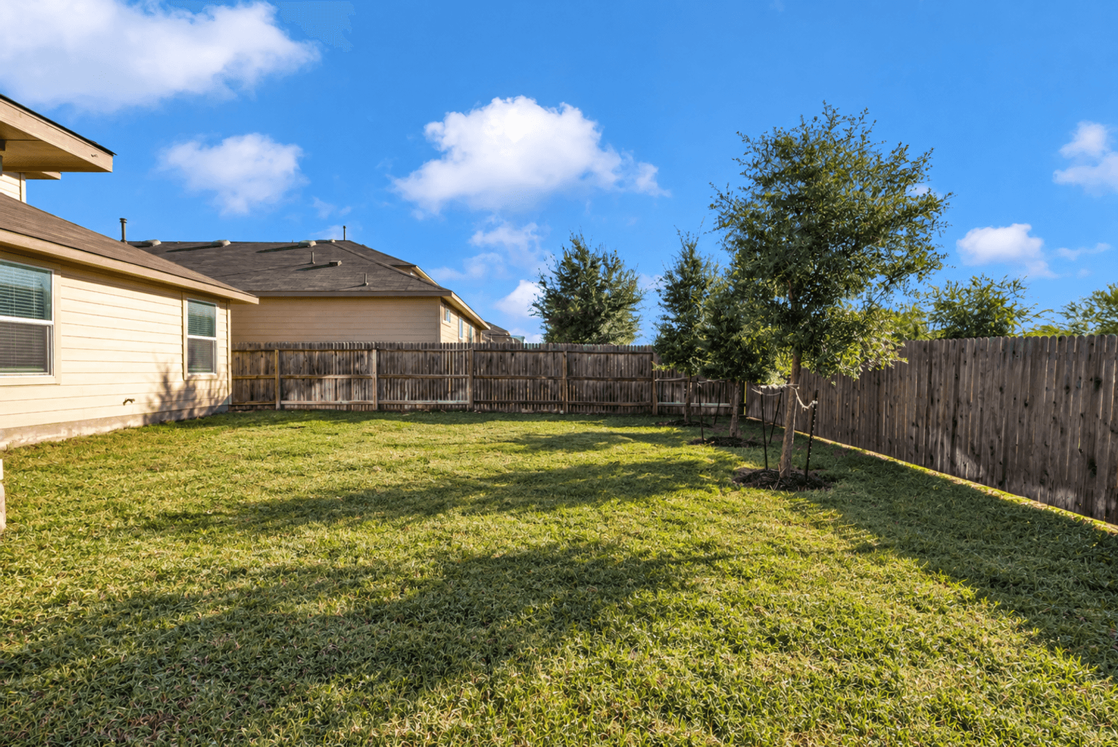San Antonio House: 142 American Robin Way