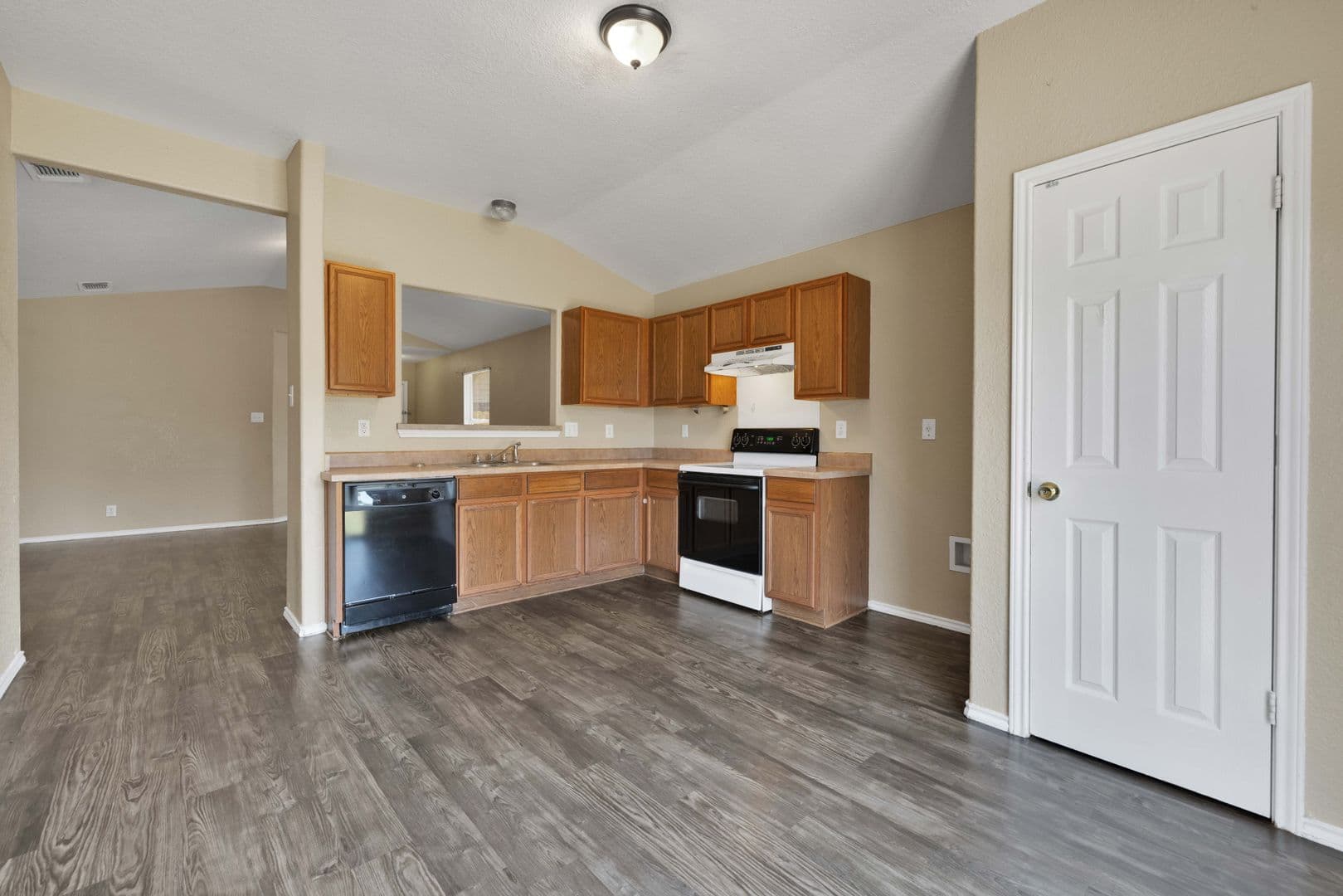 San Antonio House: 6019 Old Corral