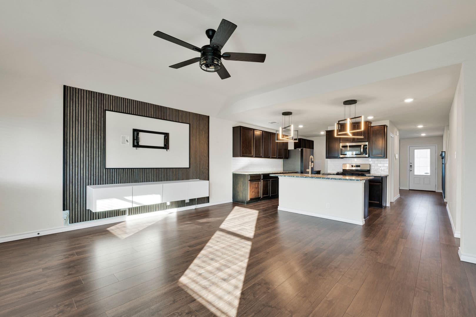 San Antonio House: 142 American Robin Way