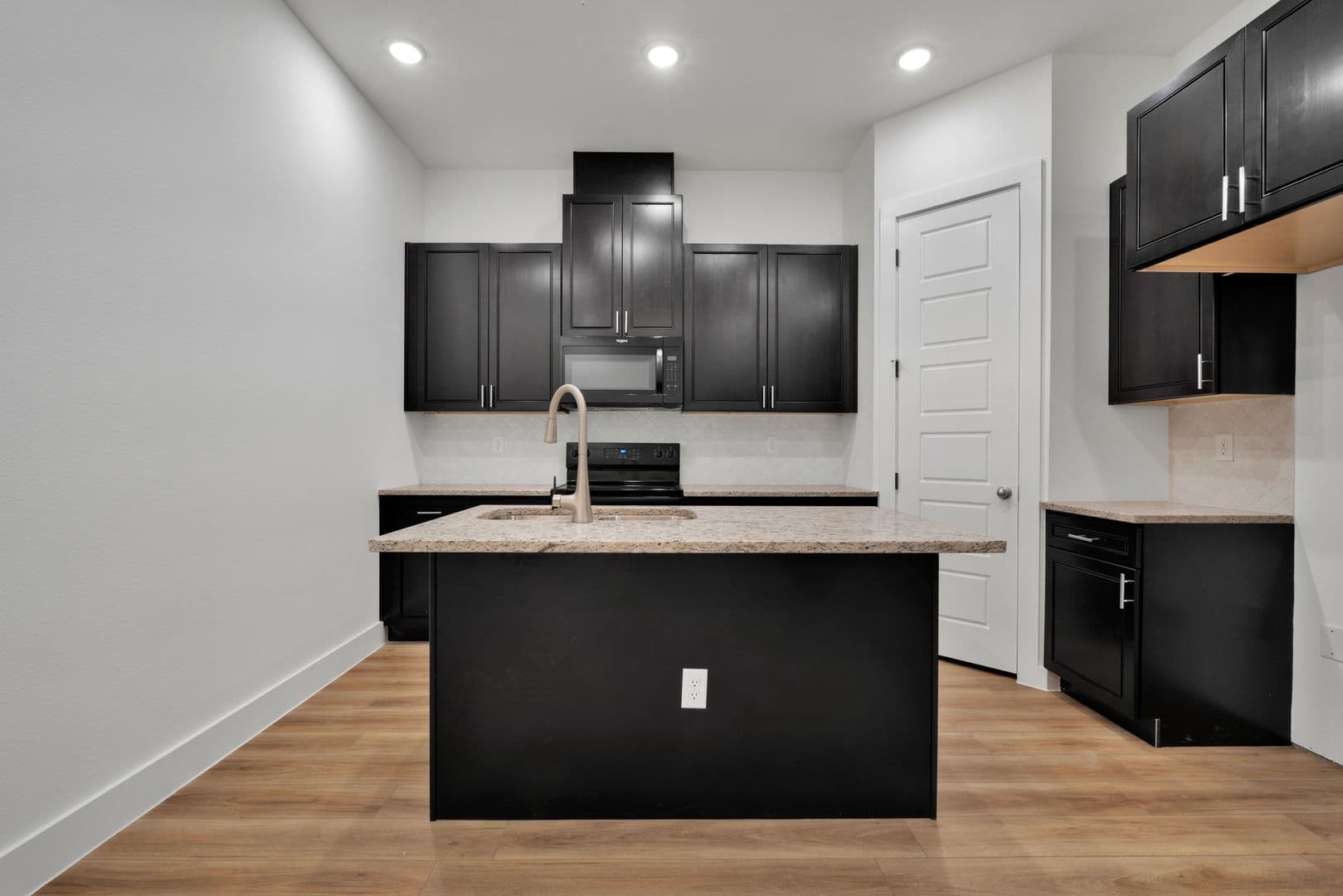 San Antonio Apartment: 5142 Kelwood