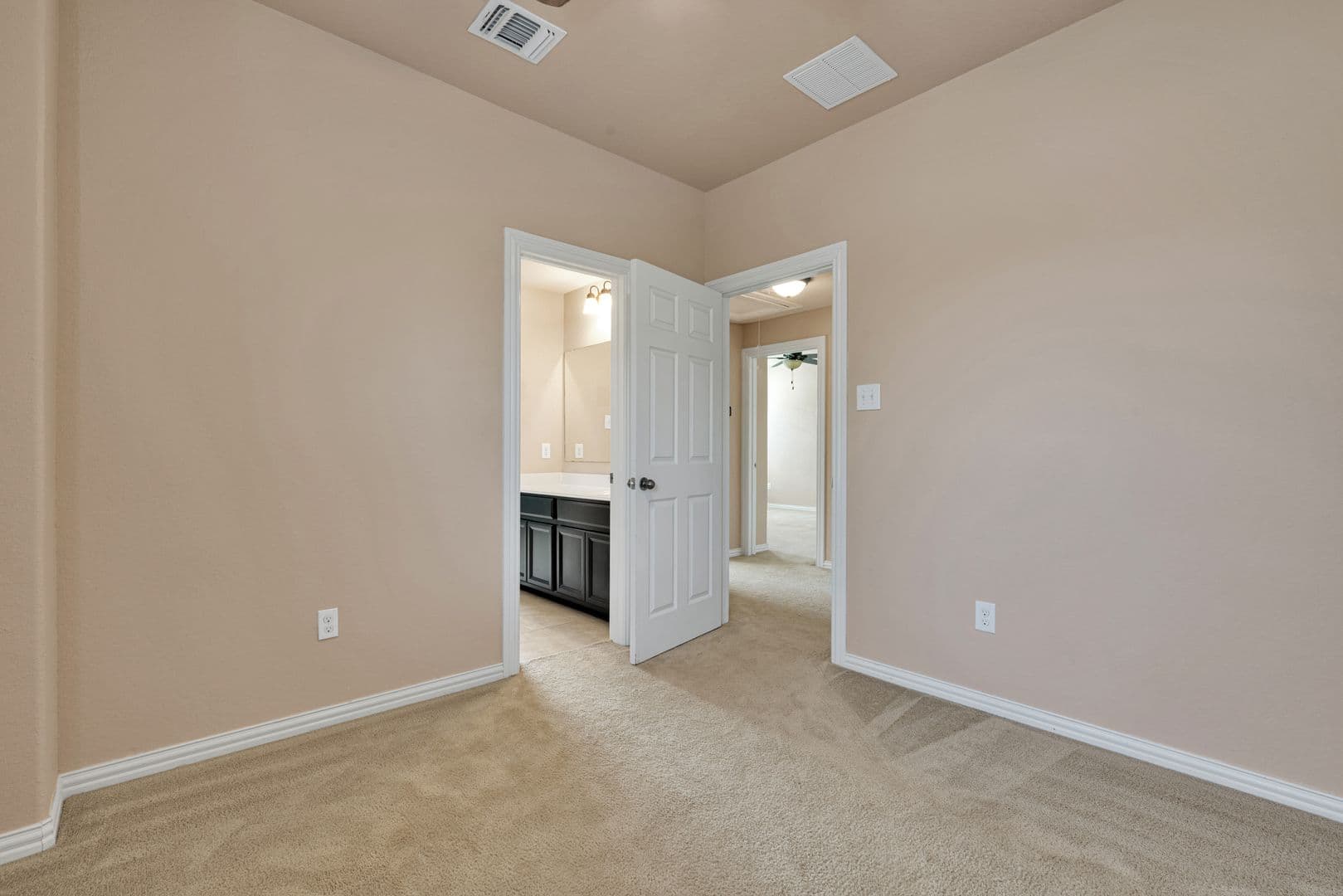 San Antonio House: 3303 Cherokee Cv