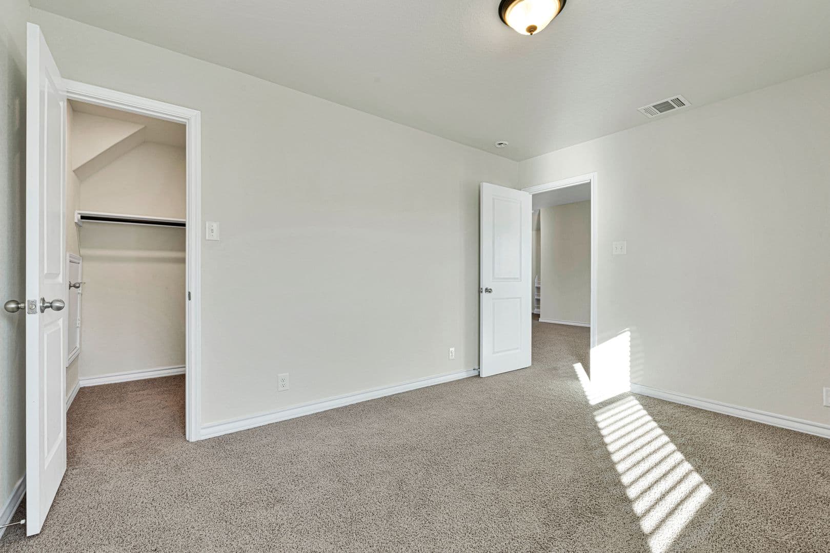 San Antonio House: 142 American Robin Way