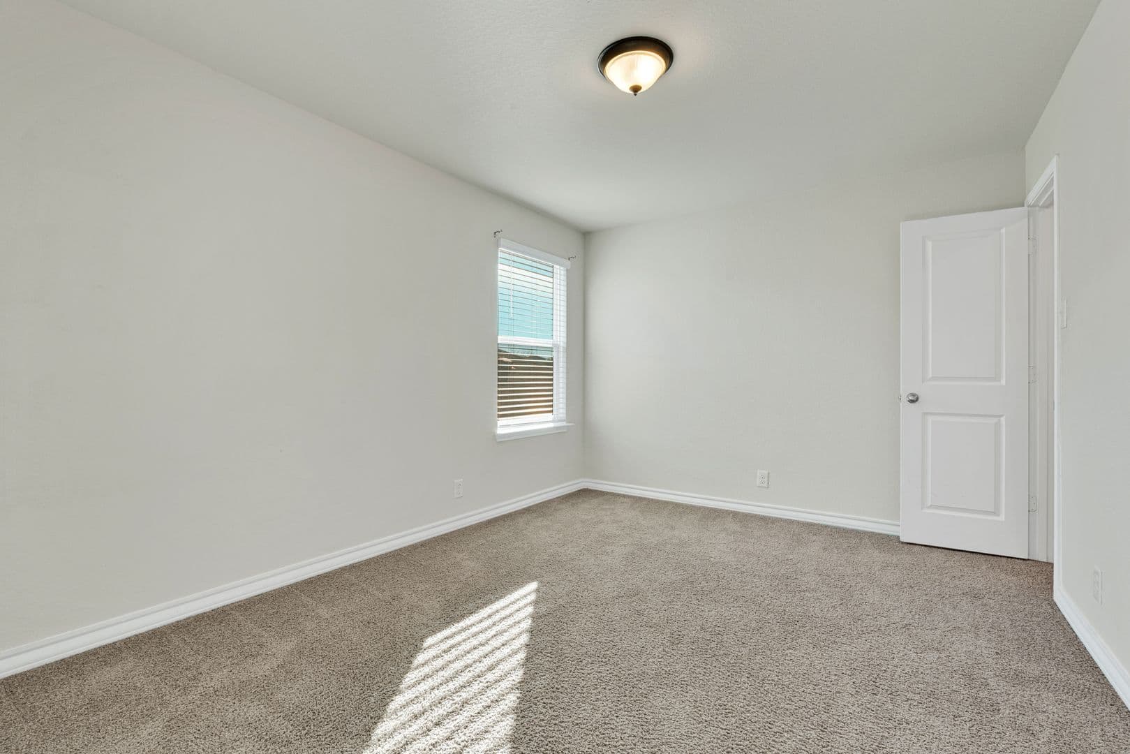 San Antonio House: 142 American Robin Way