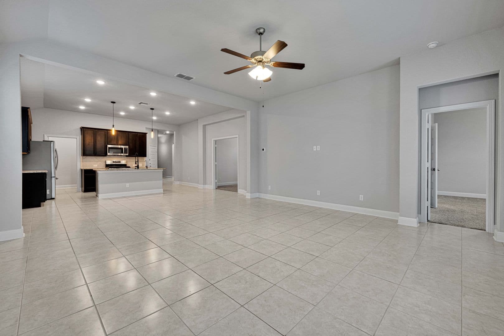 San Antonio House: 13710 Bradford Park