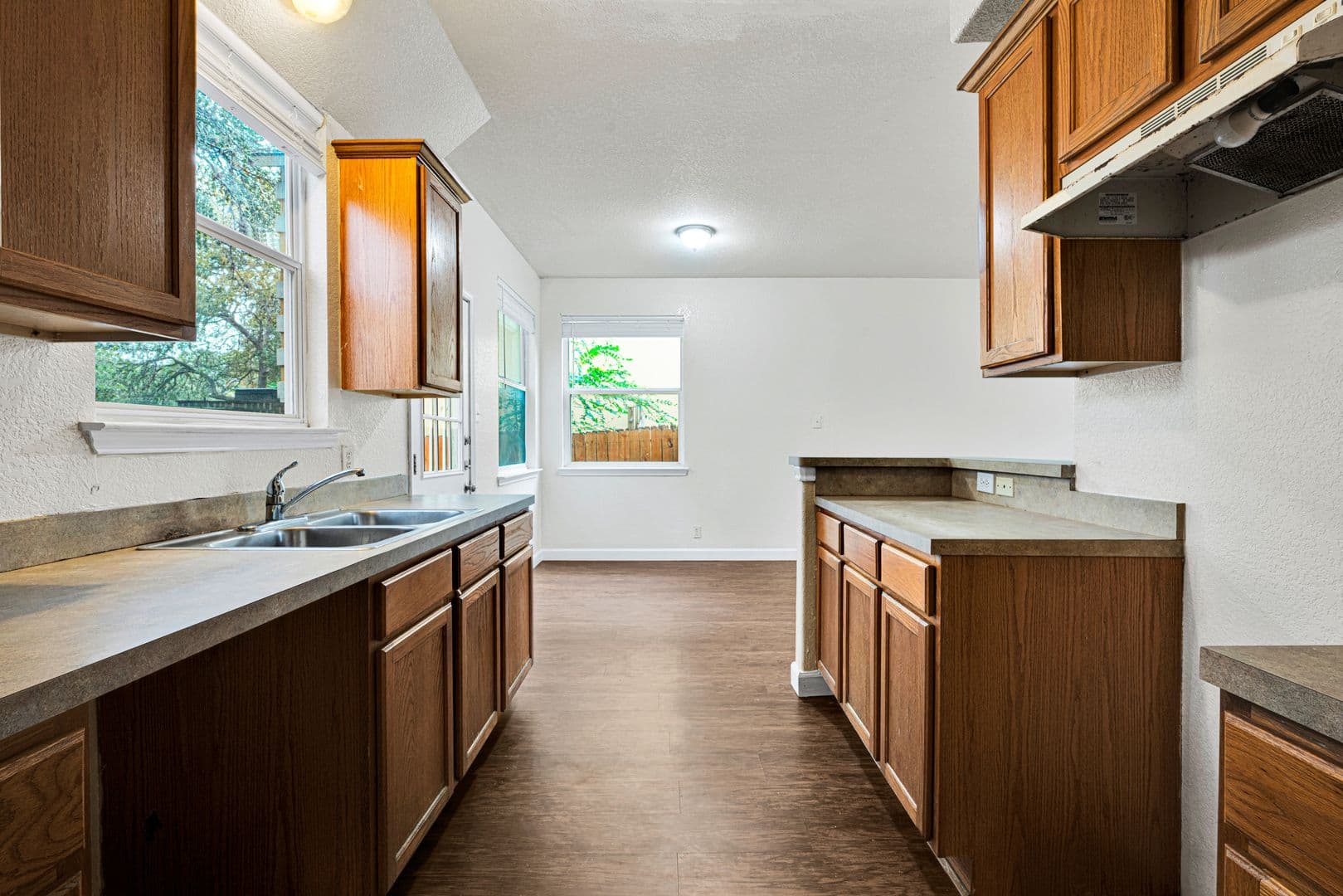 San Antonio House: 8004 Santa Catalina
