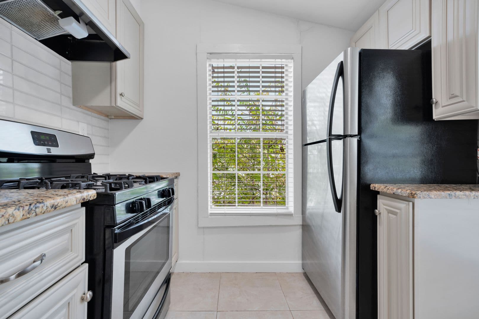San Antonio Apartment: 618 Atlanta St