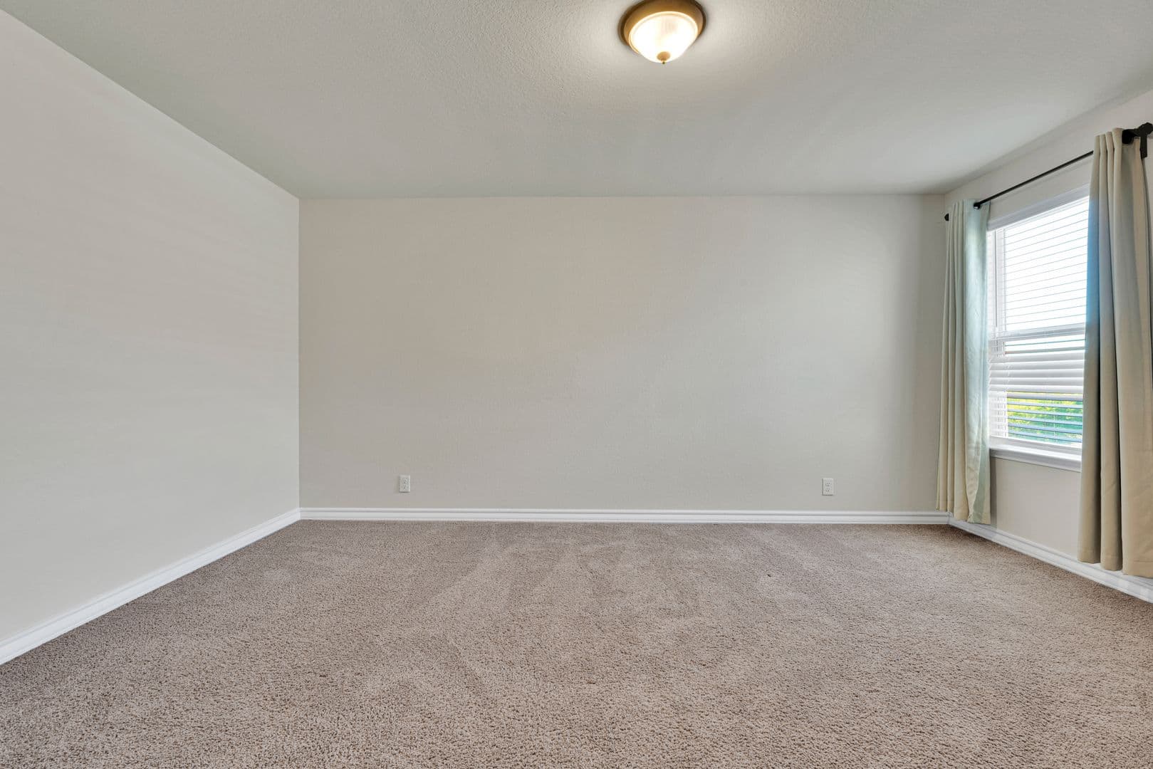 San Antonio House: 142 American Robin Way
