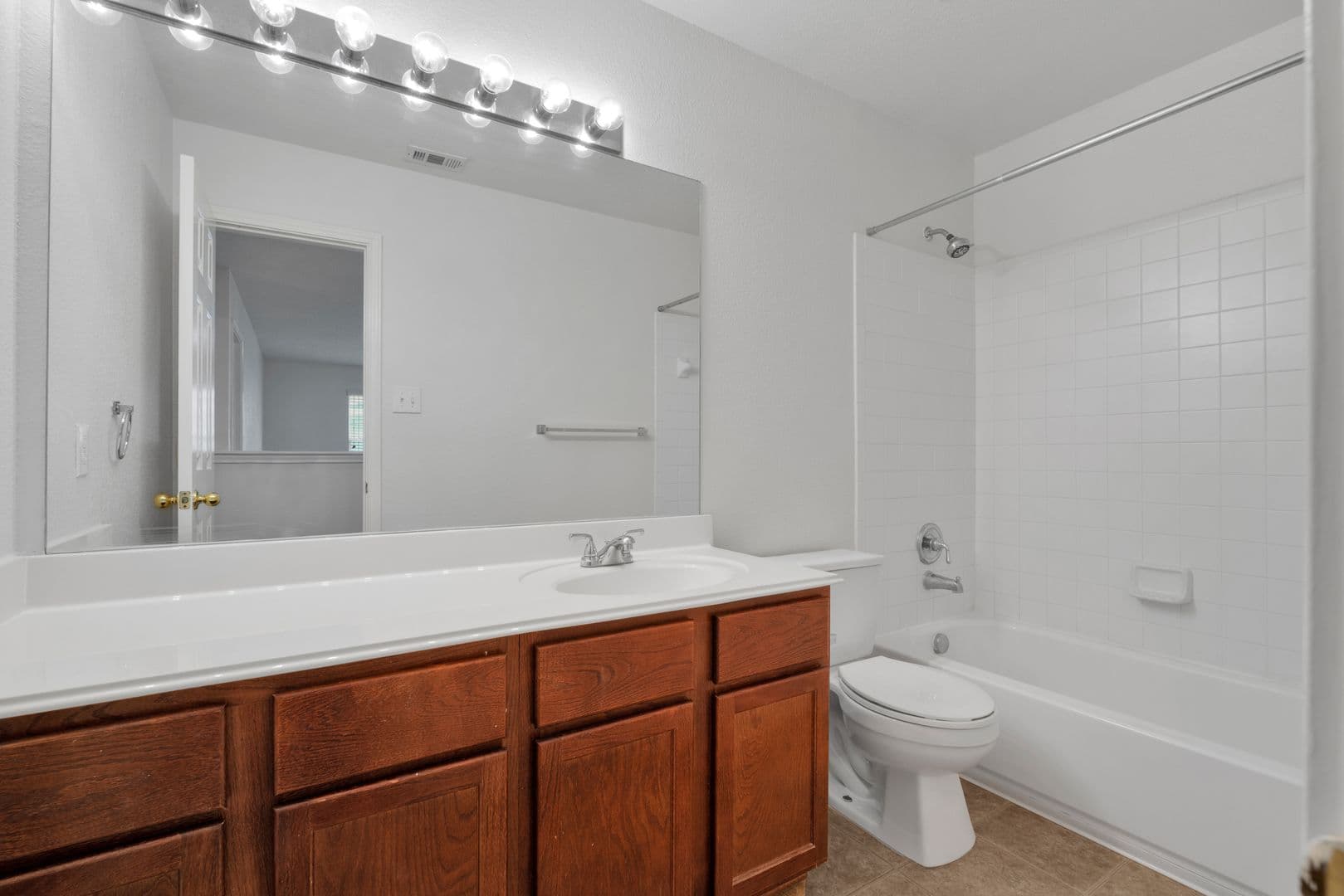 San Antonio House: 26803 Sparrow Ridge