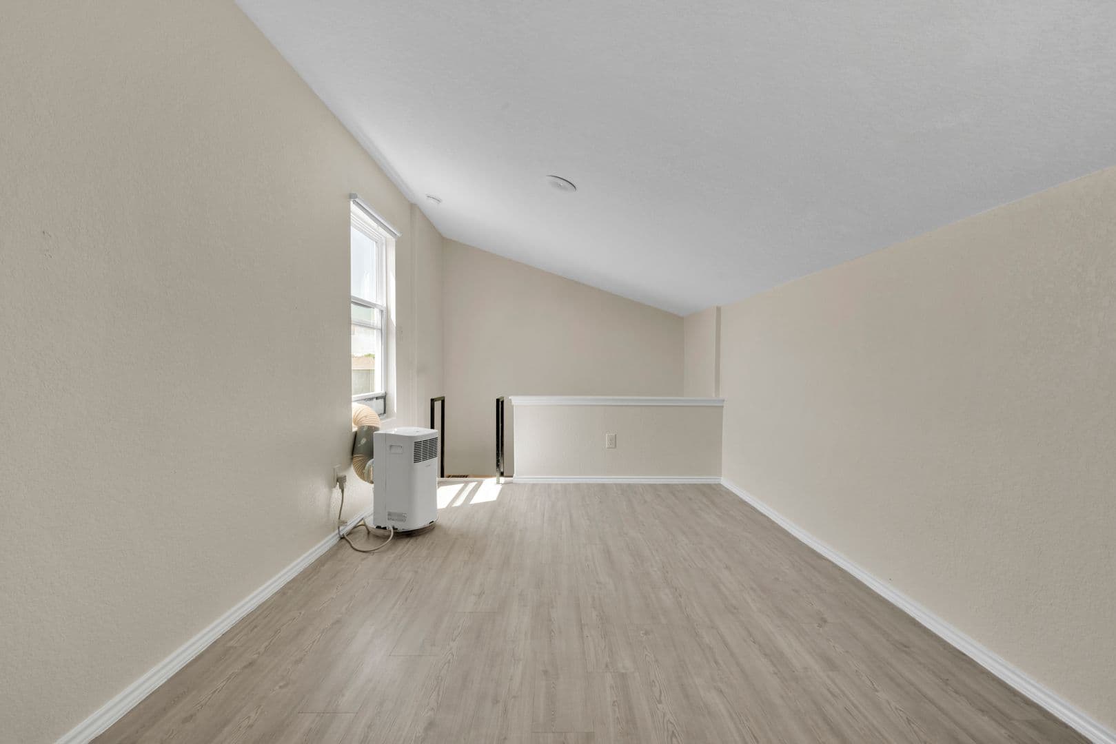 San Antonio House: 7184 Elm Cove
