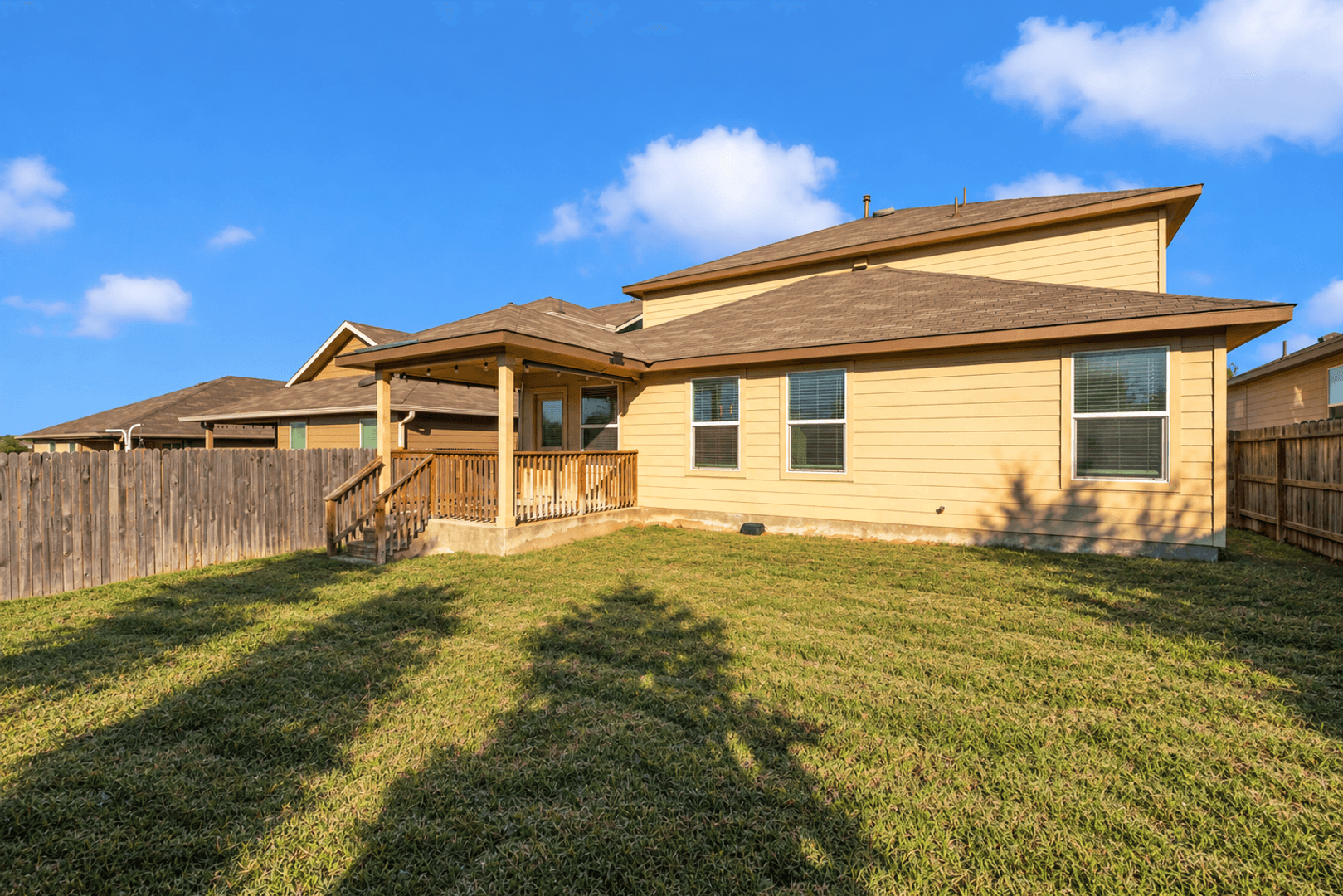 San Antonio House: 142 American Robin Way