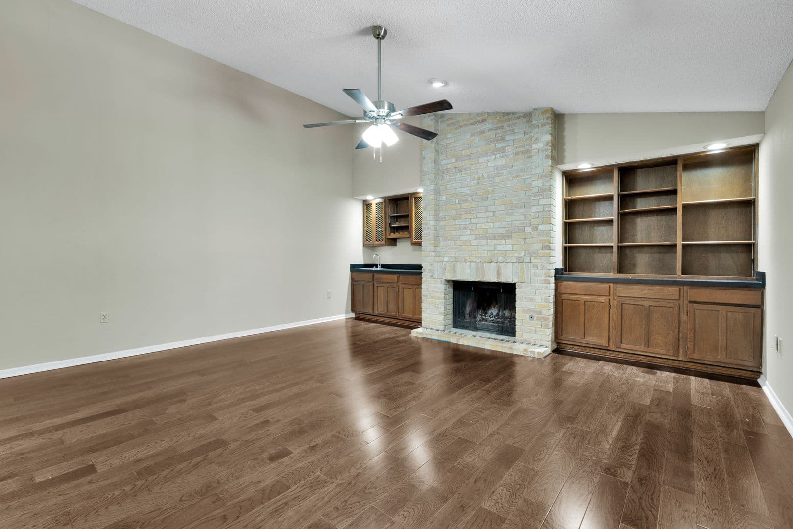 San Antonio House: 6327 Silver Fox