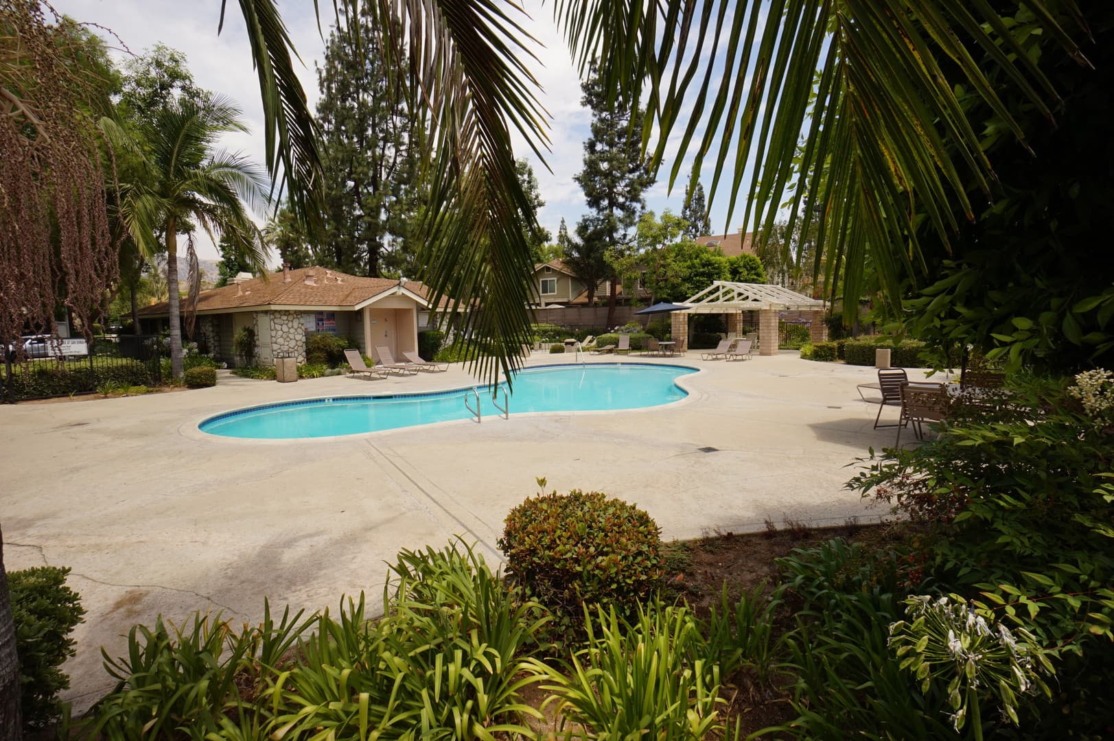 San Dimas House: 962 Bidwell Road