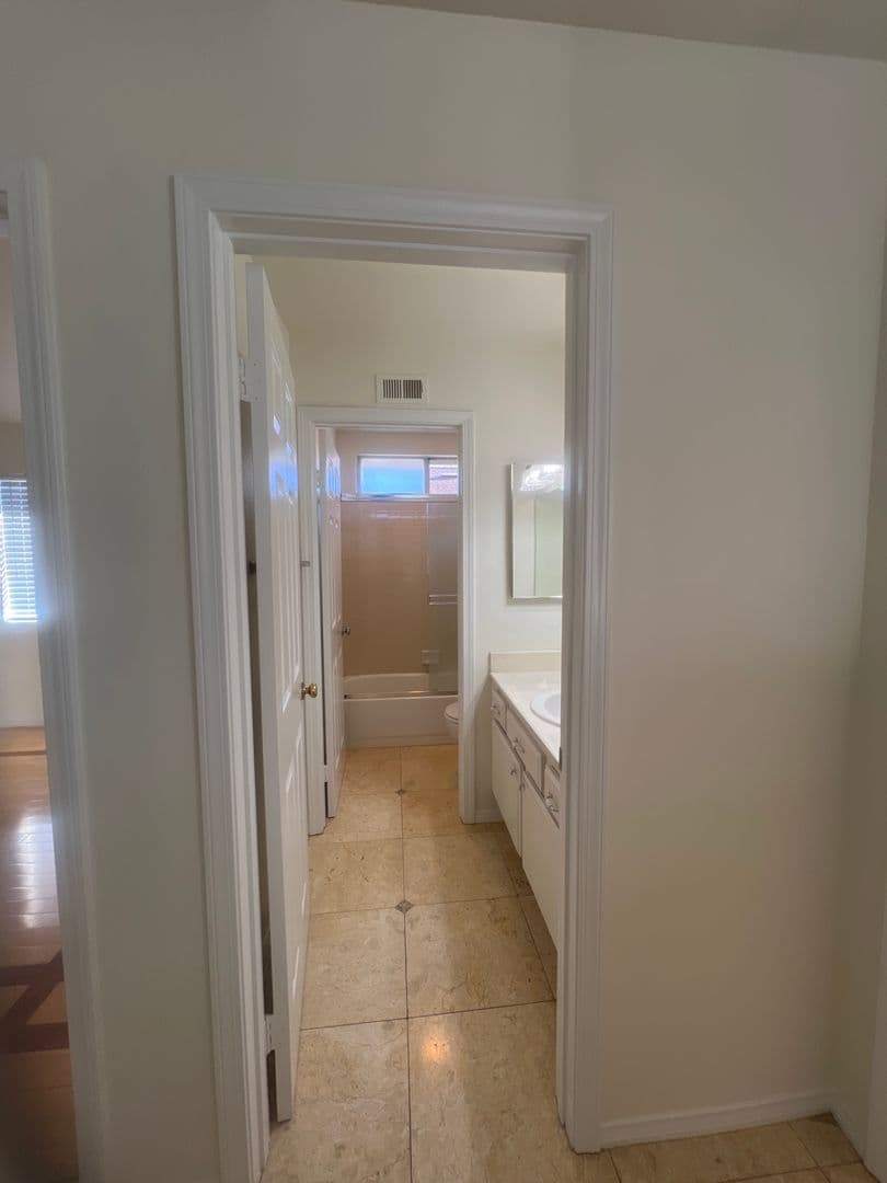 San Dimas House: 962 Bidwell Road