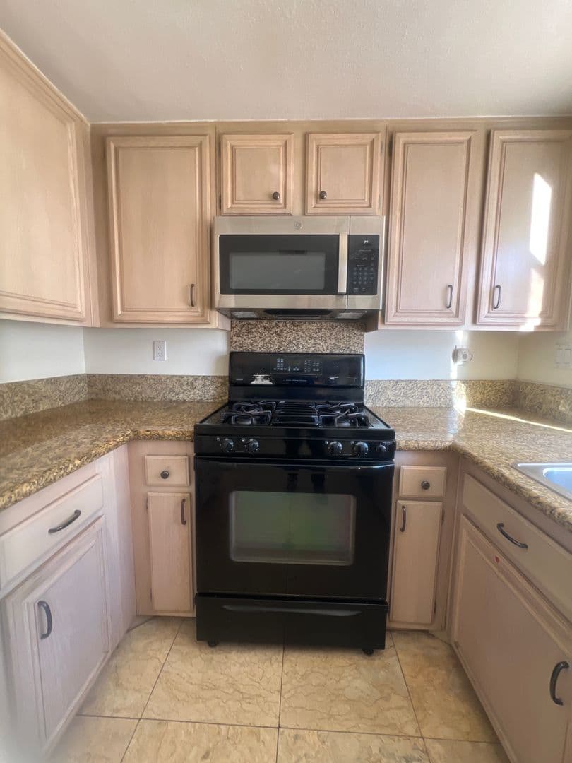 San Dimas House: 962 Bidwell Road