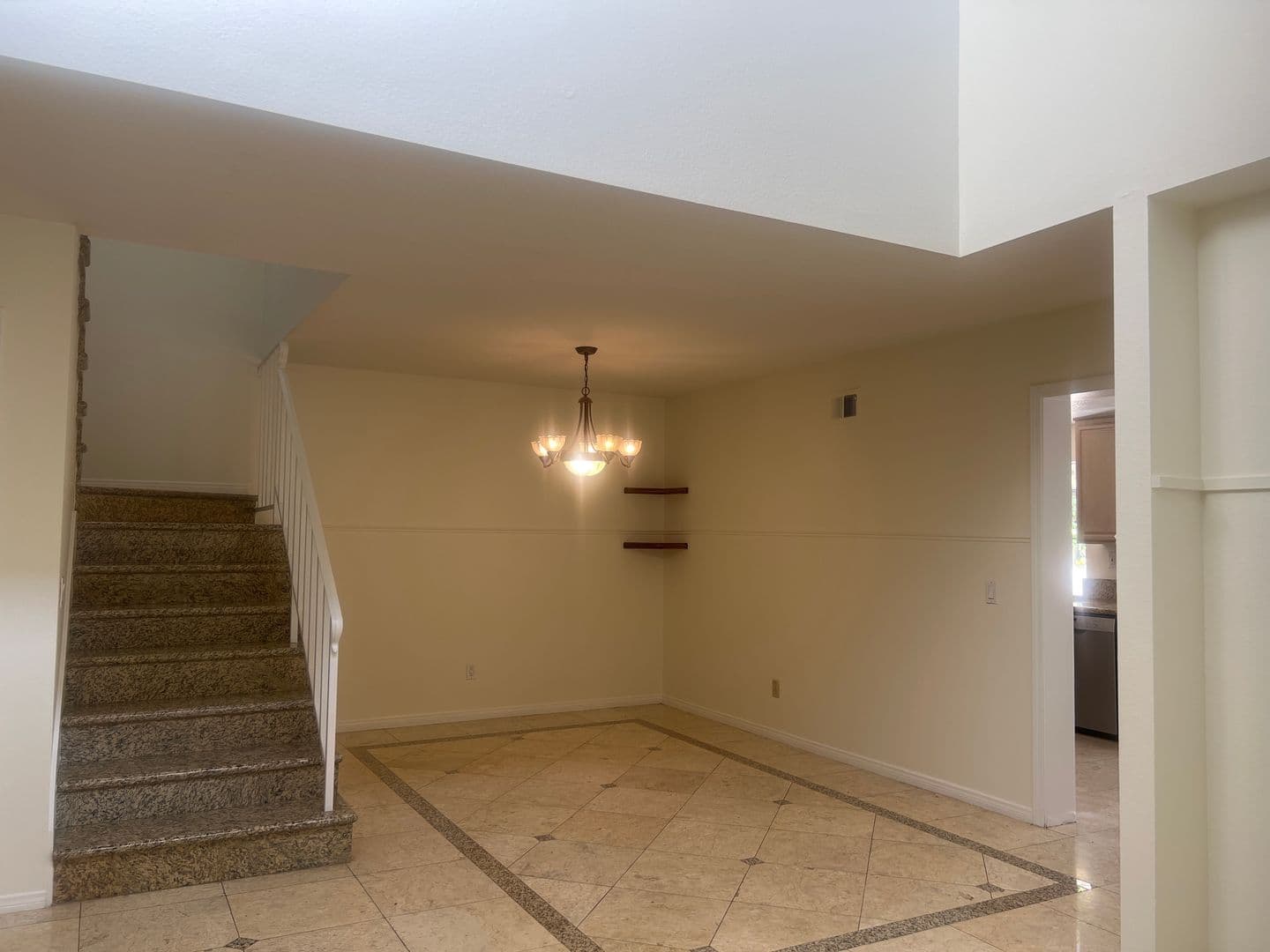 San Dimas House: 962 Bidwell Road