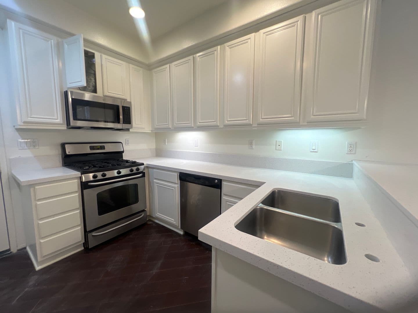 Chino Townhome: 7043 Piedmont St.