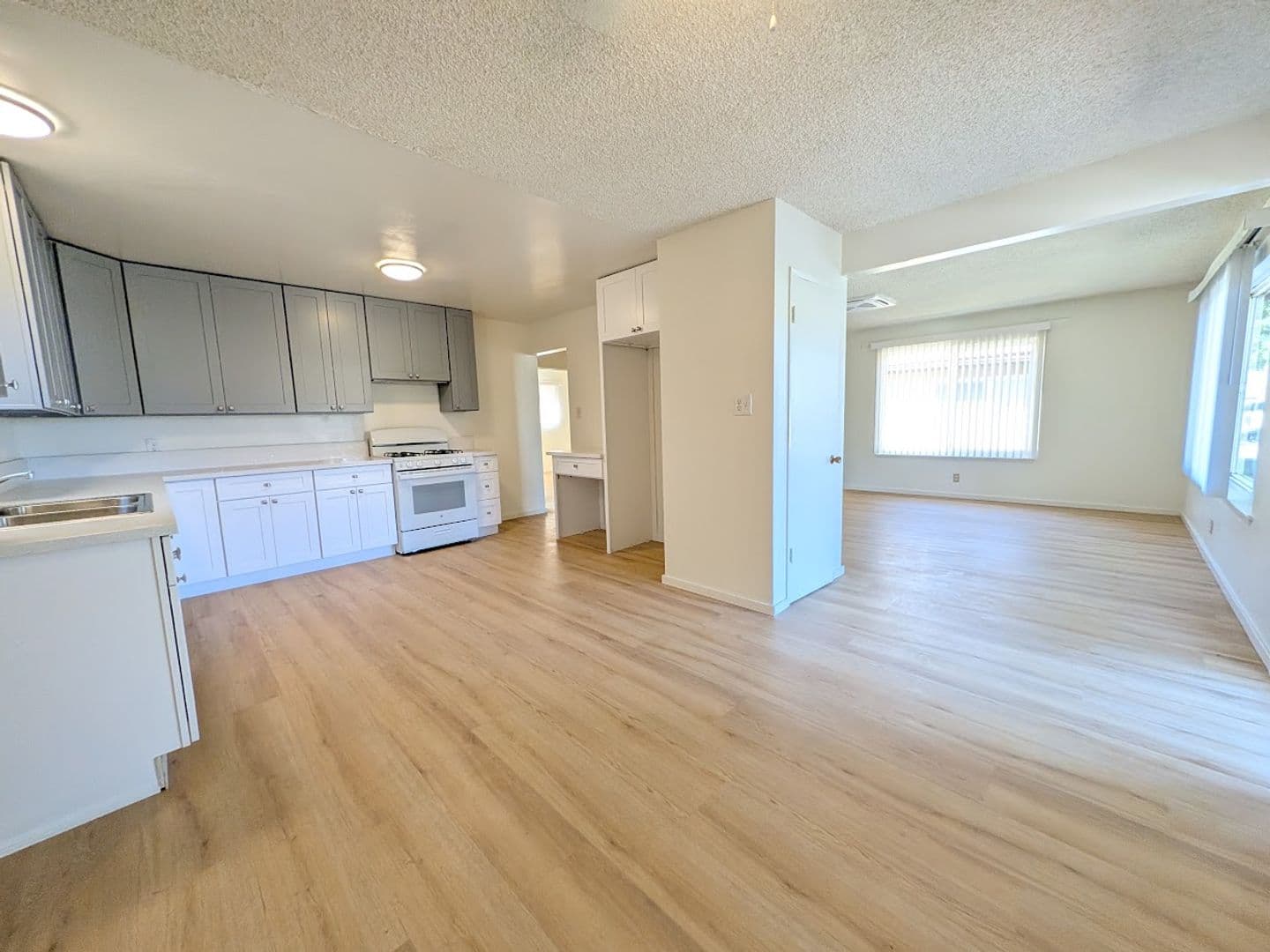 Bellflower Apartment: 8748 Cedar Street