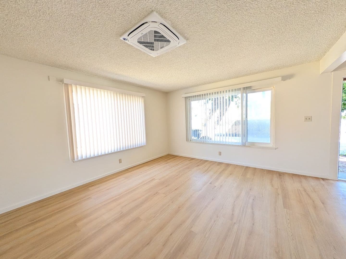 Bellflower Apartment: 8748 Cedar Street