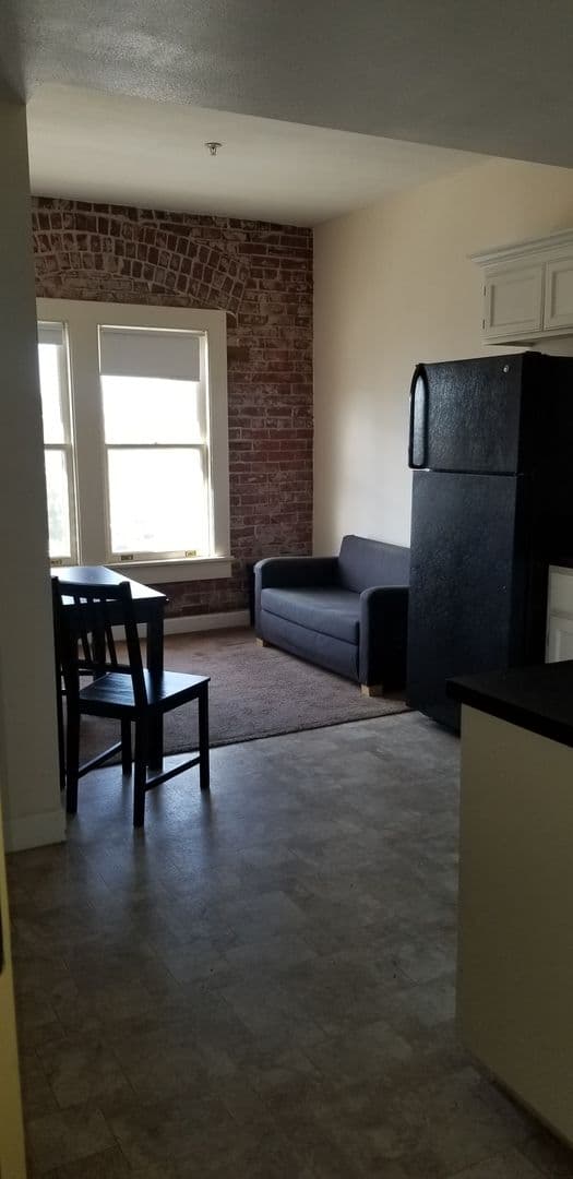 Pomona Apartment: 115 E 3rd St