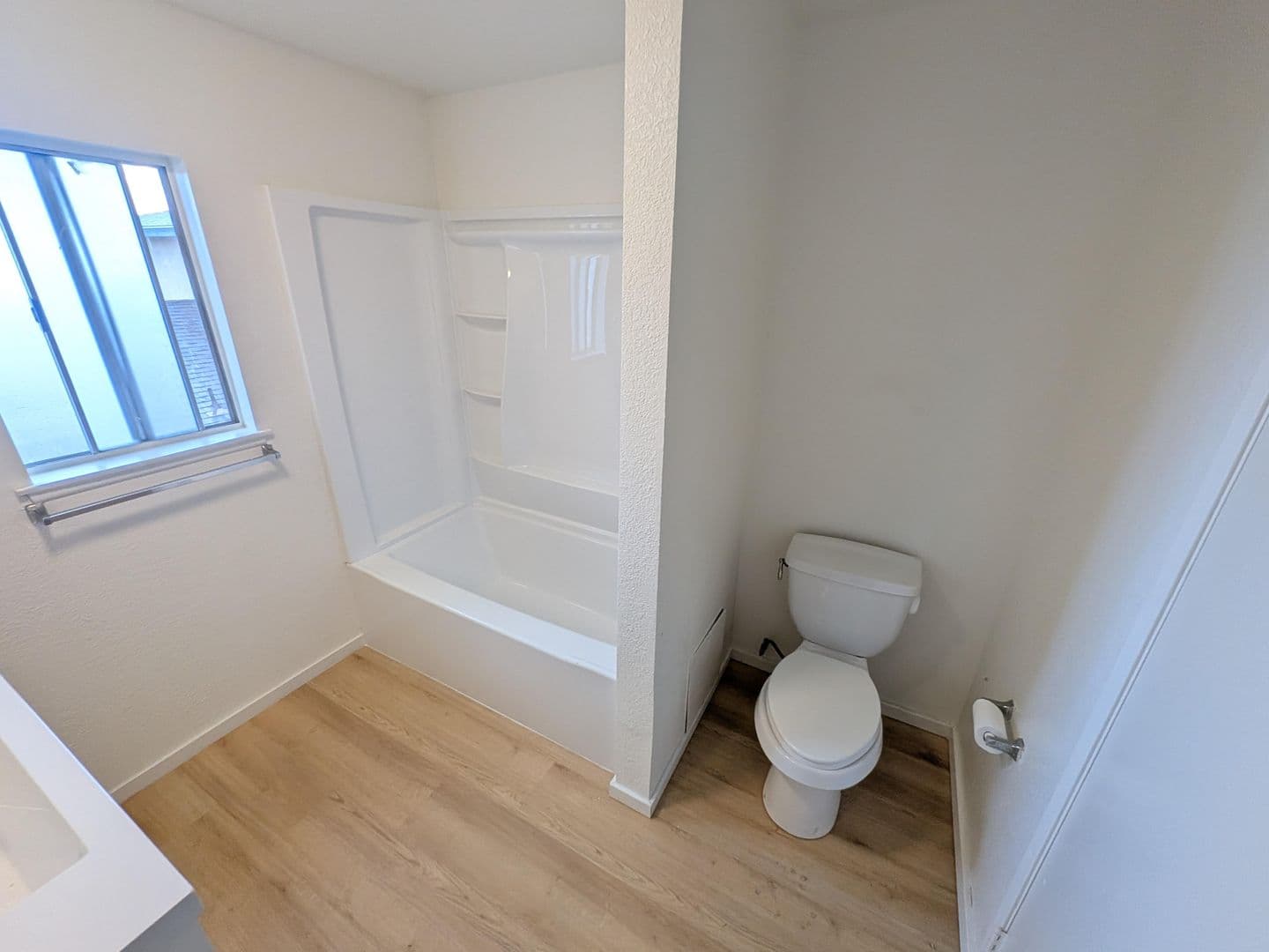 Bellflower Apartment: 9532 1/2 Cedar Street
