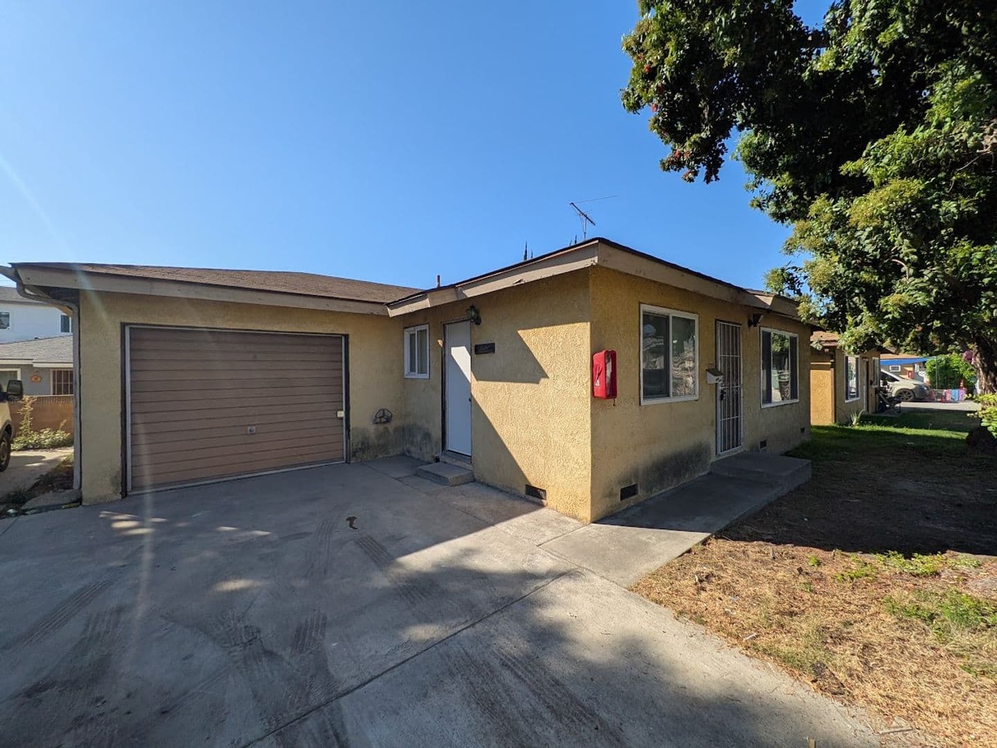Bellflower Apartment: 8748 Cedar Street
