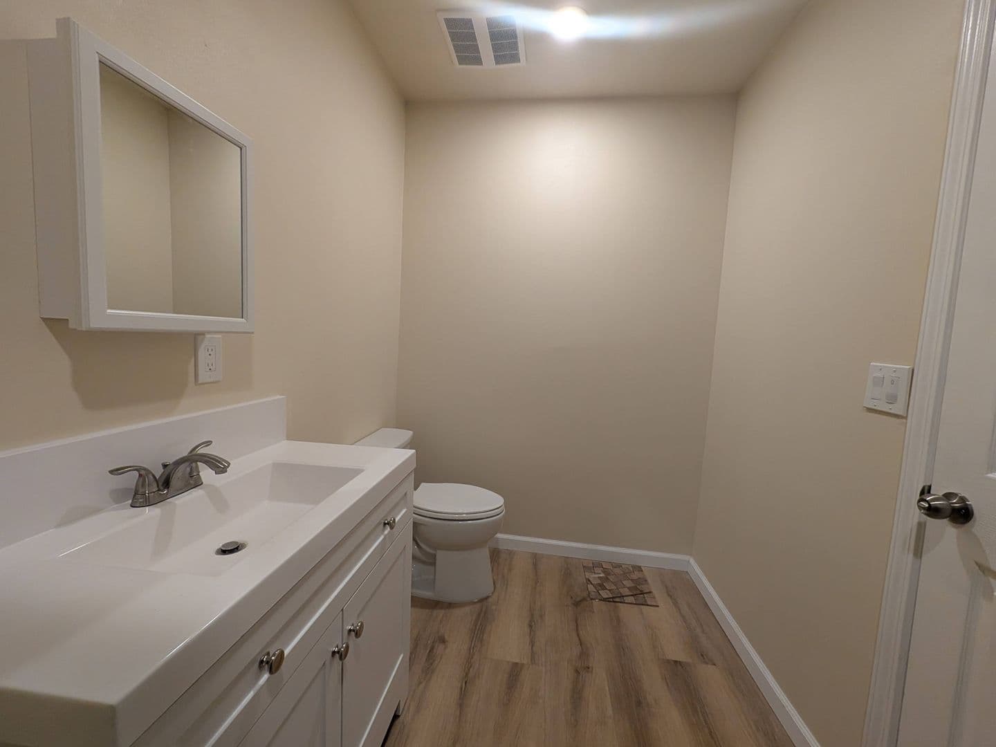 Claremont Apartment: 1938 N Mills Ave