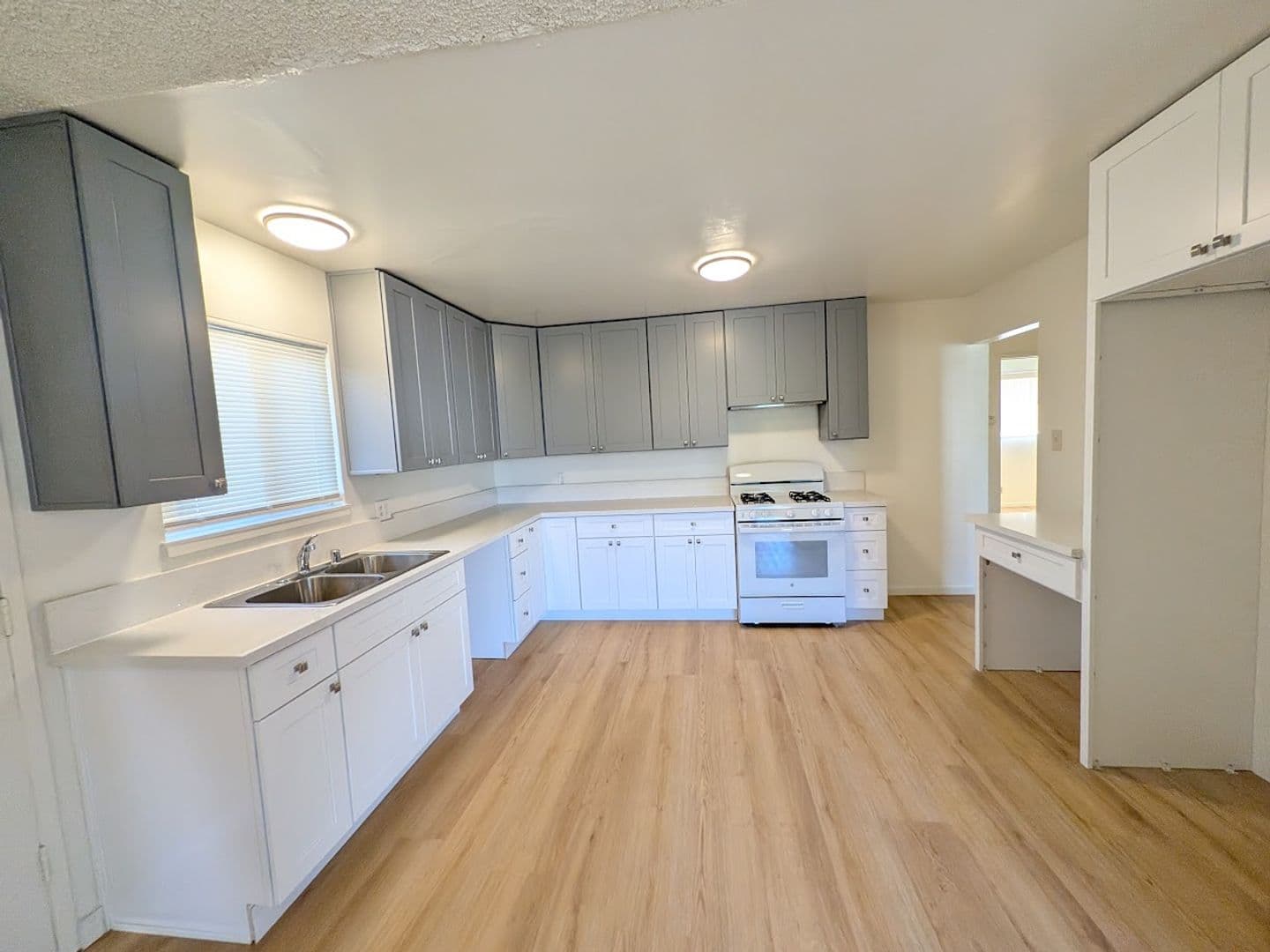Bellflower Apartment: 8748 Cedar Street