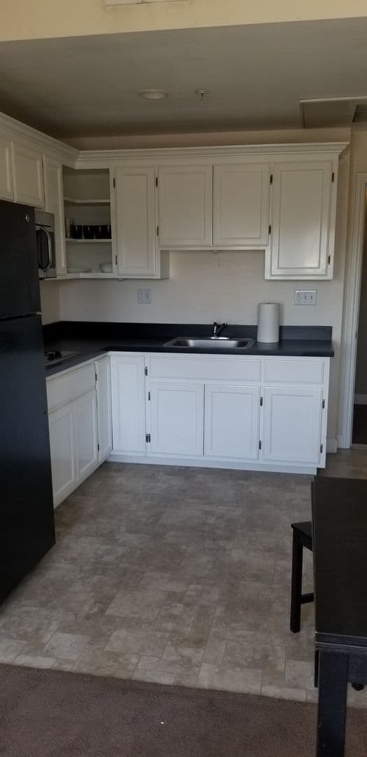 Pomona Apartment: 115 E 3rd St