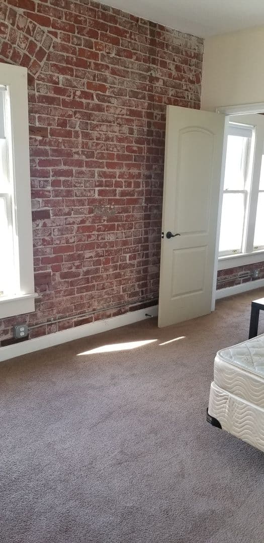 Pomona Apartment: 115 E 3rd St