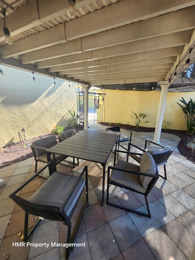 Pomona Condo: 521 1/2 San Francisco Ave
