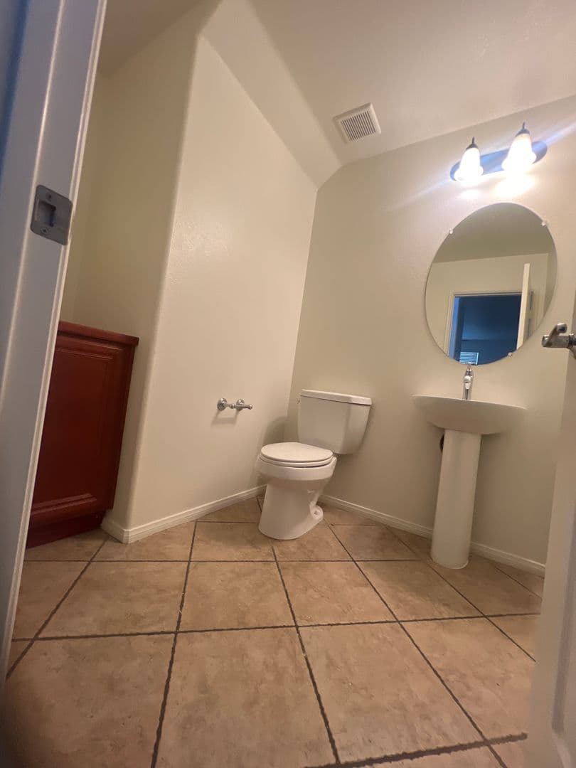 Chino Townhome: 7043 Piedmont St.