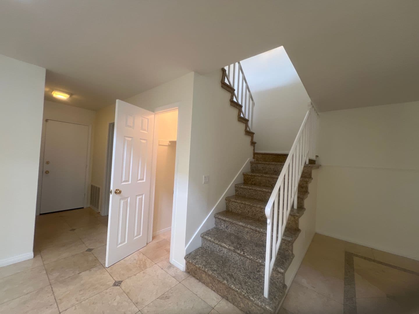 San Dimas House: 962 Bidwell Road