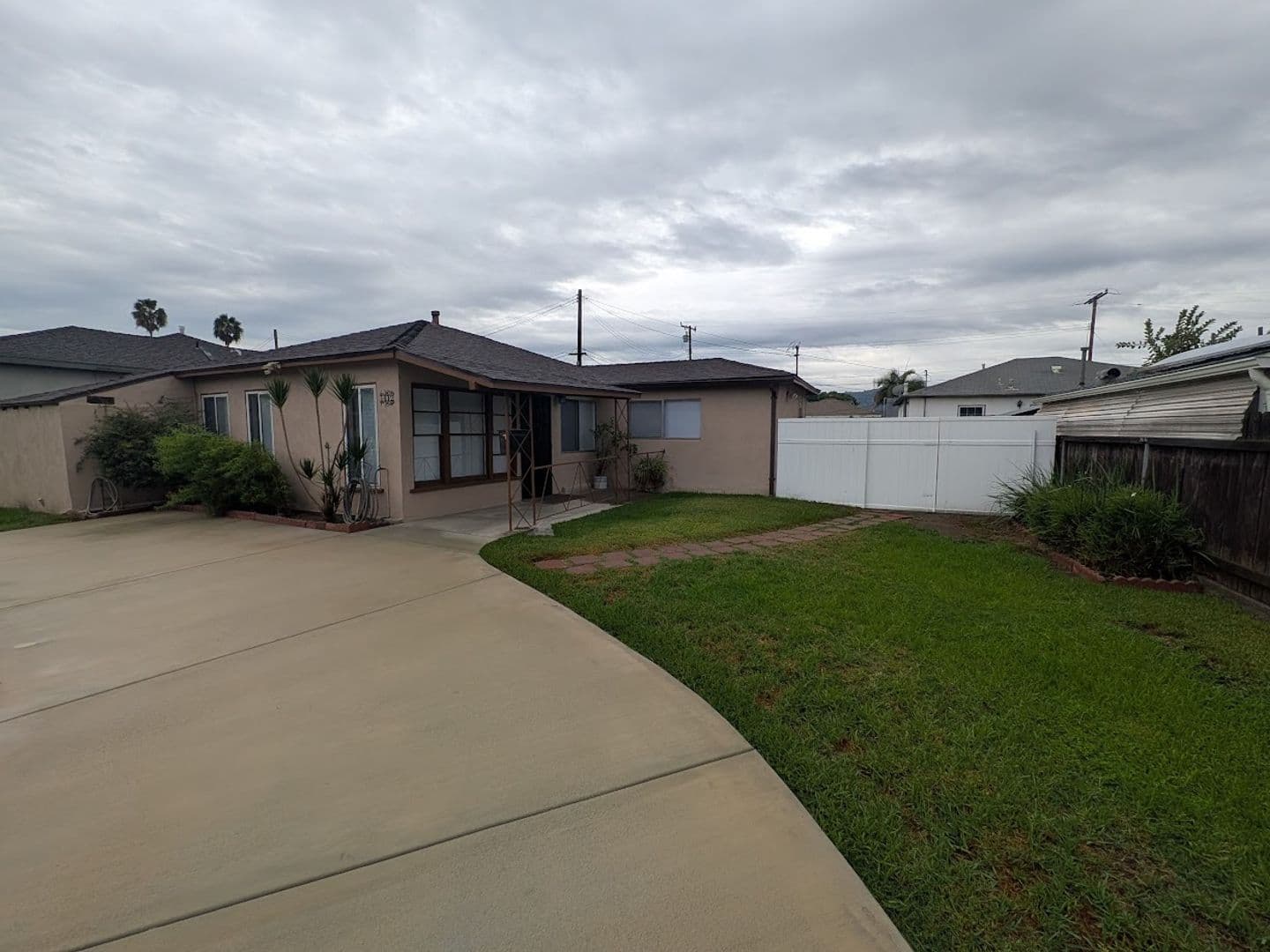 S. El Monte House: 1412 Leafdale Ave