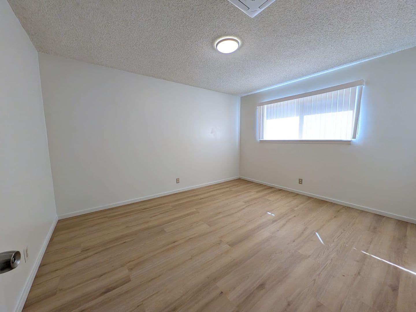 Bellflower Apartment: 8748 Cedar Street