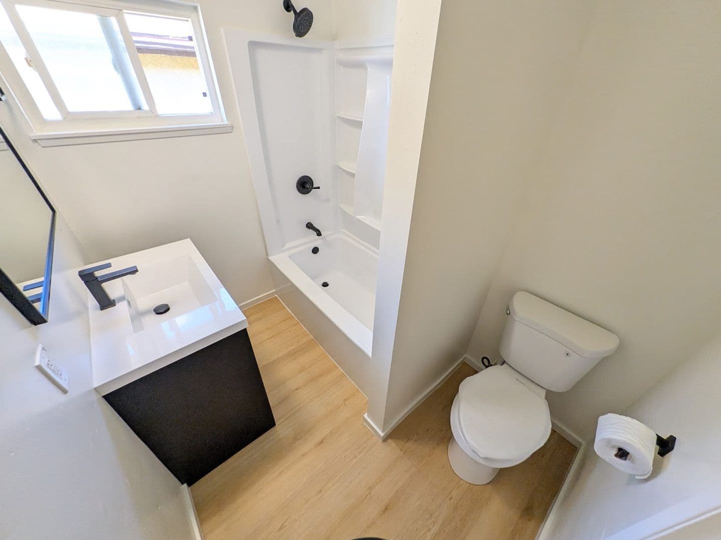 Bellflower Apartment: 8748 Cedar Street