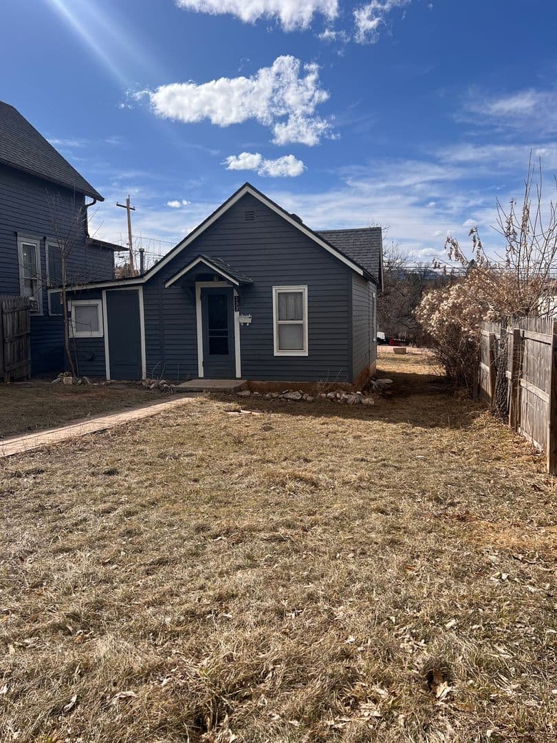 Spearfish House: 333 N 5th St