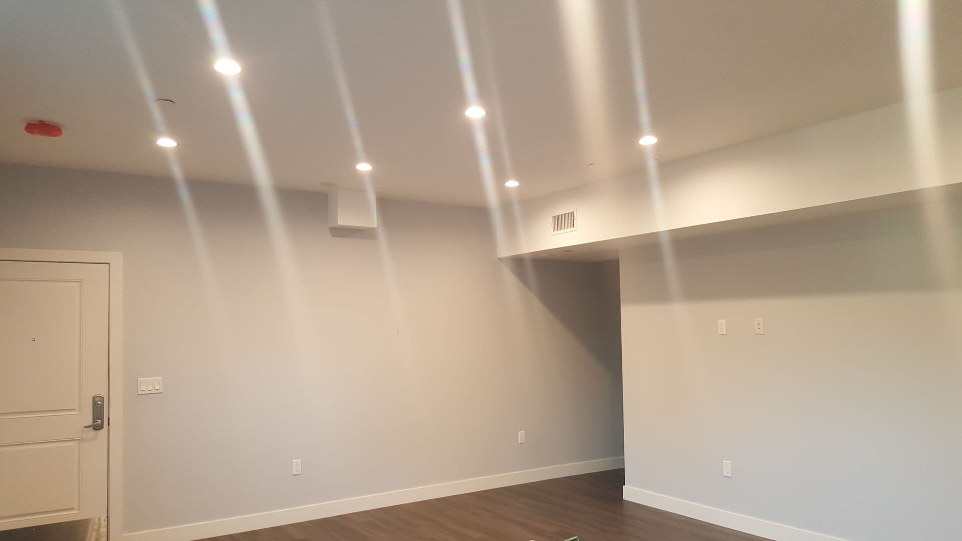 North Hollywood Apartment: 6039 Craner Ave