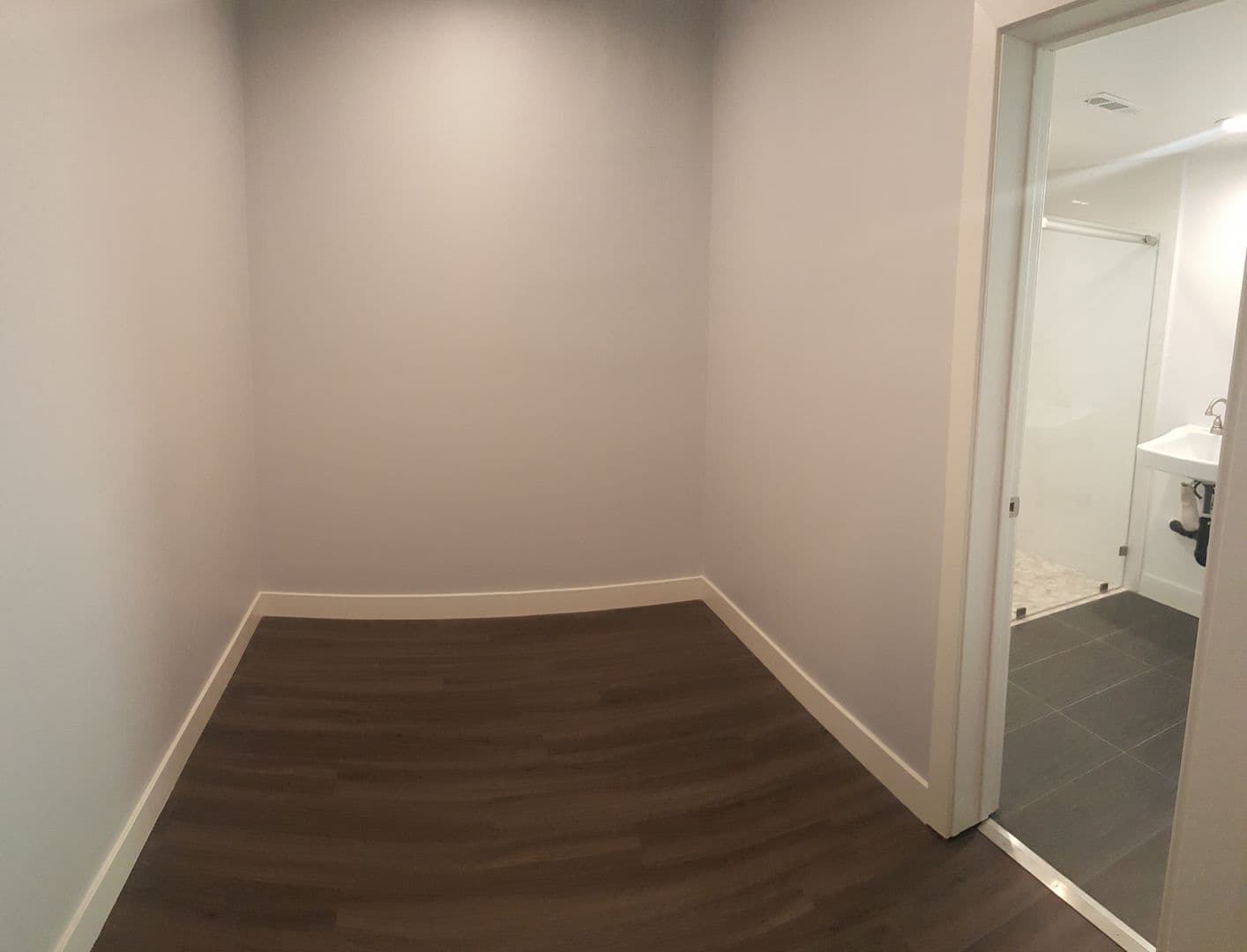 North Hollywood Apartment: 6039 Craner Ave
